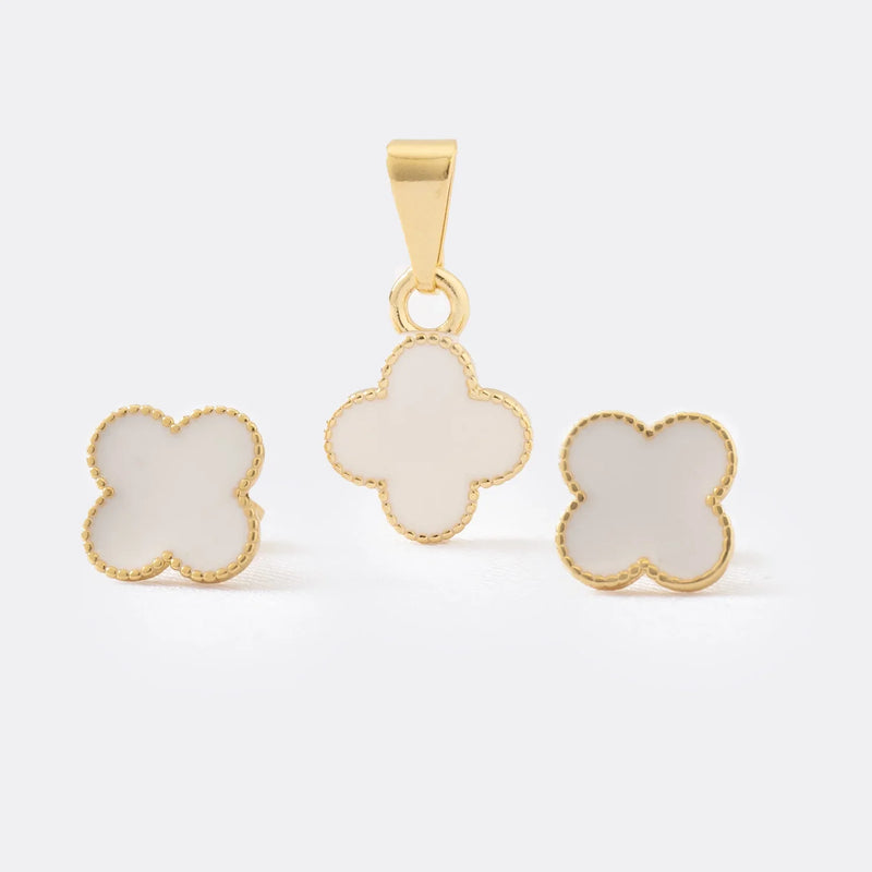 Conjunto Clover Blanco 1cms (Topos + cadena y dije)