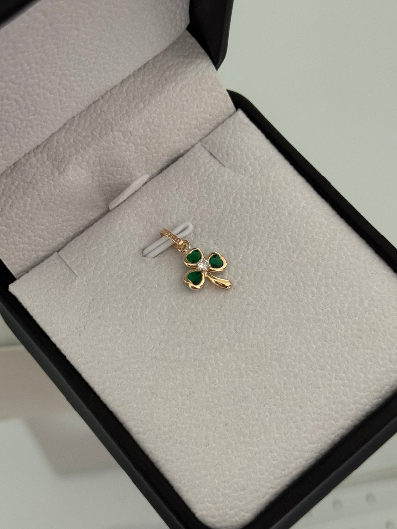 Dije trébol verde circones