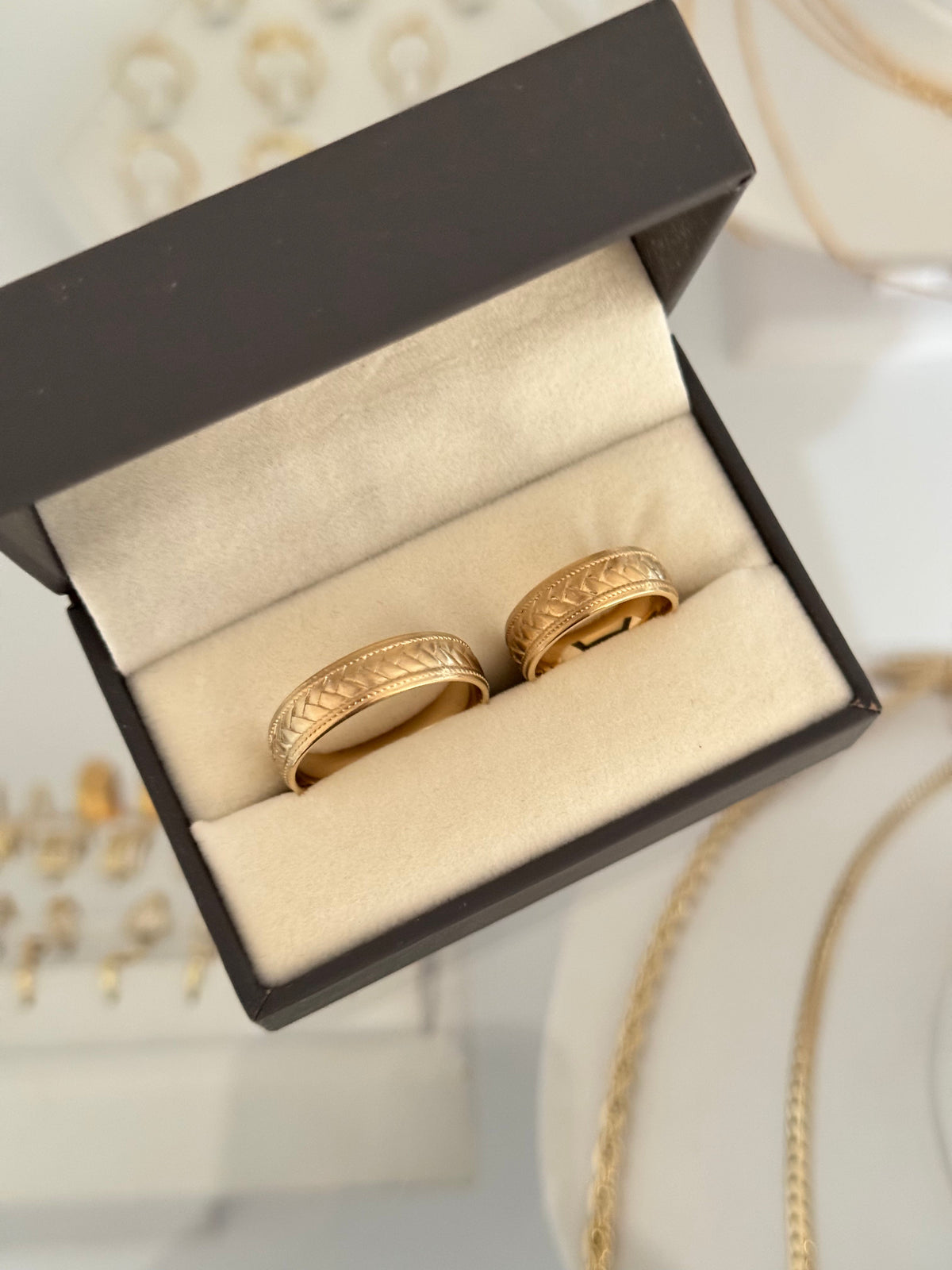 Anillos tallados
